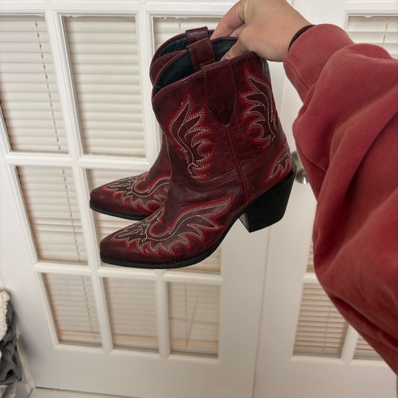 Ariat Shoes - Ariat Women's Burgundy Western Heeled Boots
